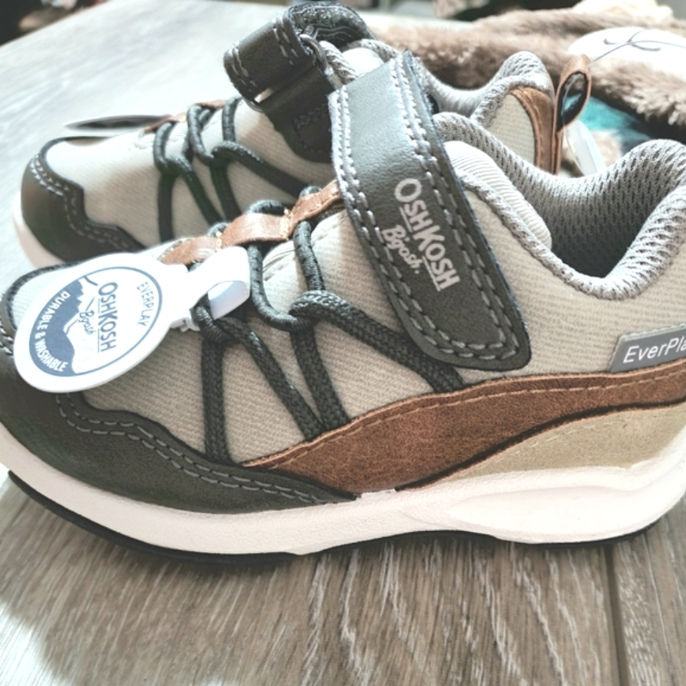 New Oshkosh baby, toddler army green and tan Casual sneaker Size 4 or Size 5